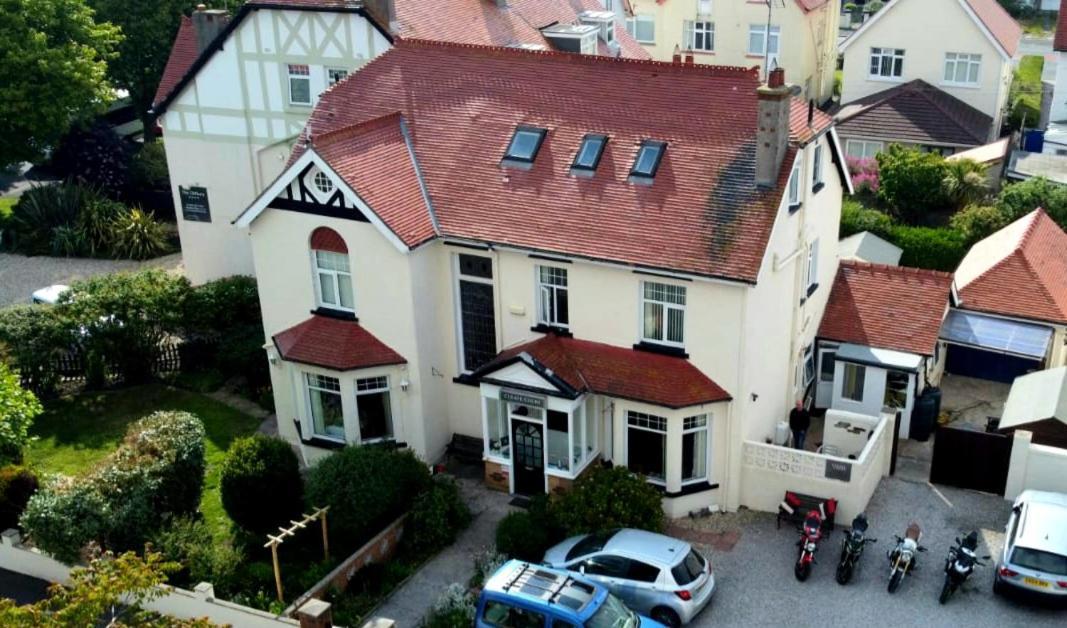 Cleave Court Guest House Llandudno Exterior photo
